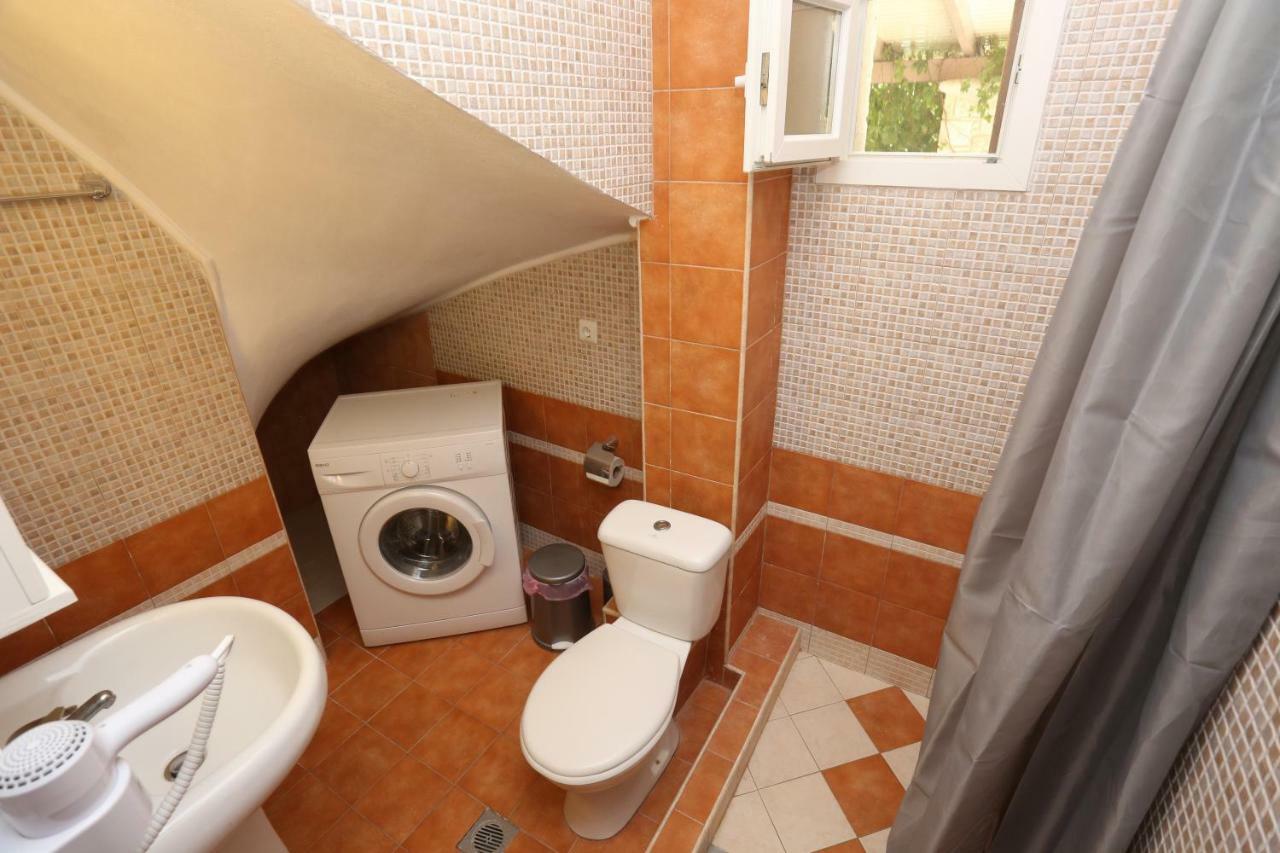 Villa Argo 3 - Beachfront, Big Gardens, Location! Pefkochori Exterior photo